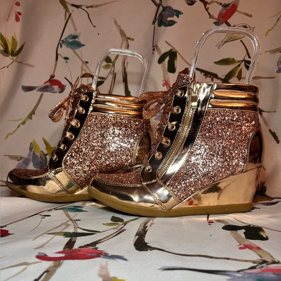 Rose gold glitter high-heel sneaker (like new) - Picture 4 of 11